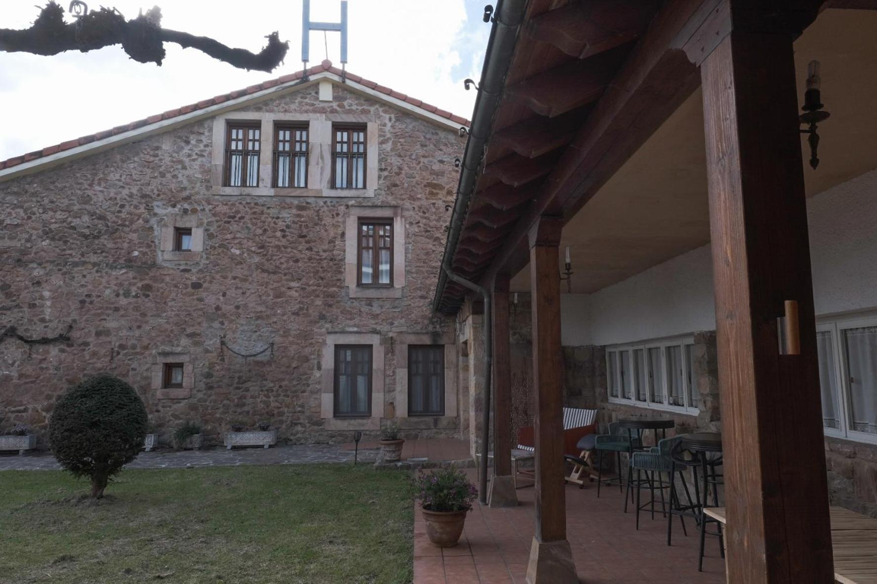 Corrales De Buelna Posada La Estela De Barros מראה חיצוני תמונה