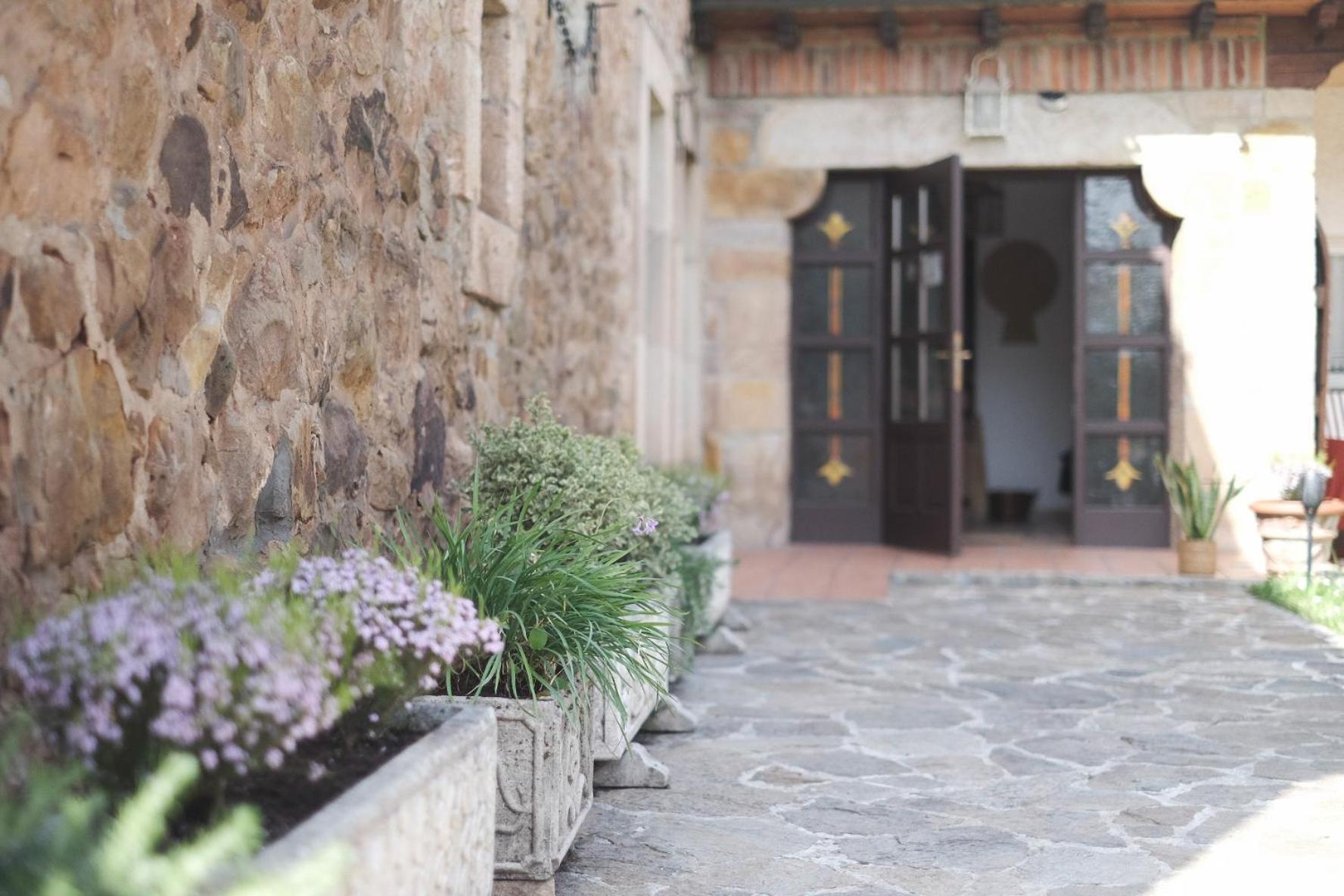 Corrales De Buelna Posada La Estela De Barros מראה חיצוני תמונה