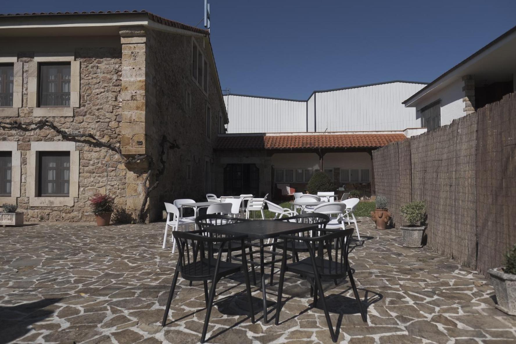 Corrales De Buelna Posada La Estela De Barros מראה חיצוני תמונה